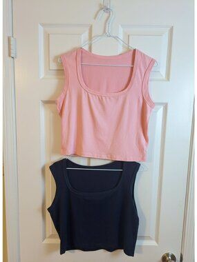 SHEIN 2-Pack Square Neck Crop‎ Tank Tops